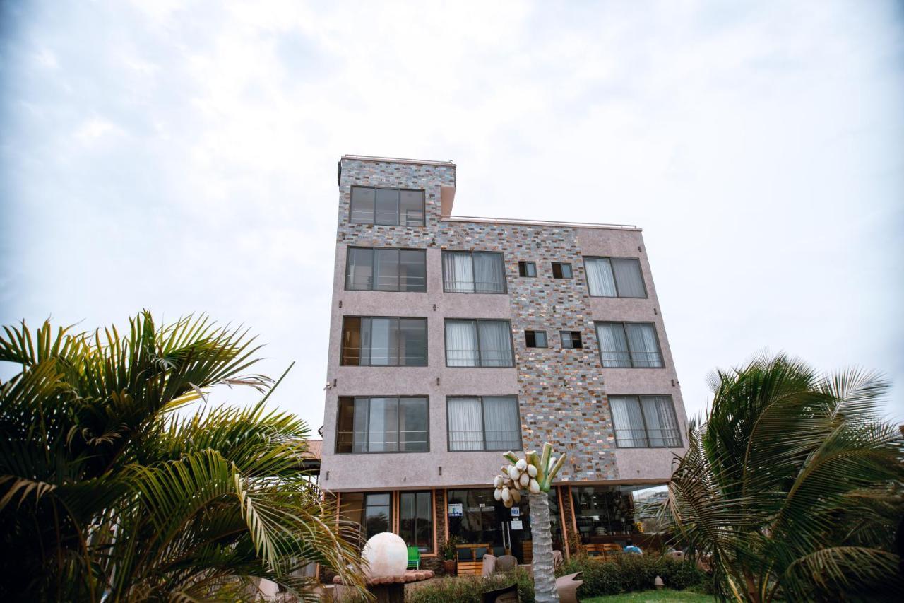 Plus 33 Hotel Nungua Buitenkant foto