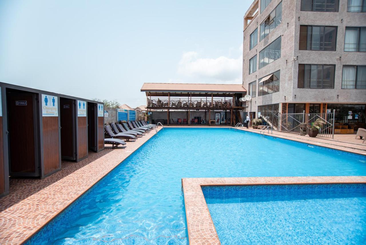 Plus 33 Hotel Nungua Buitenkant foto
