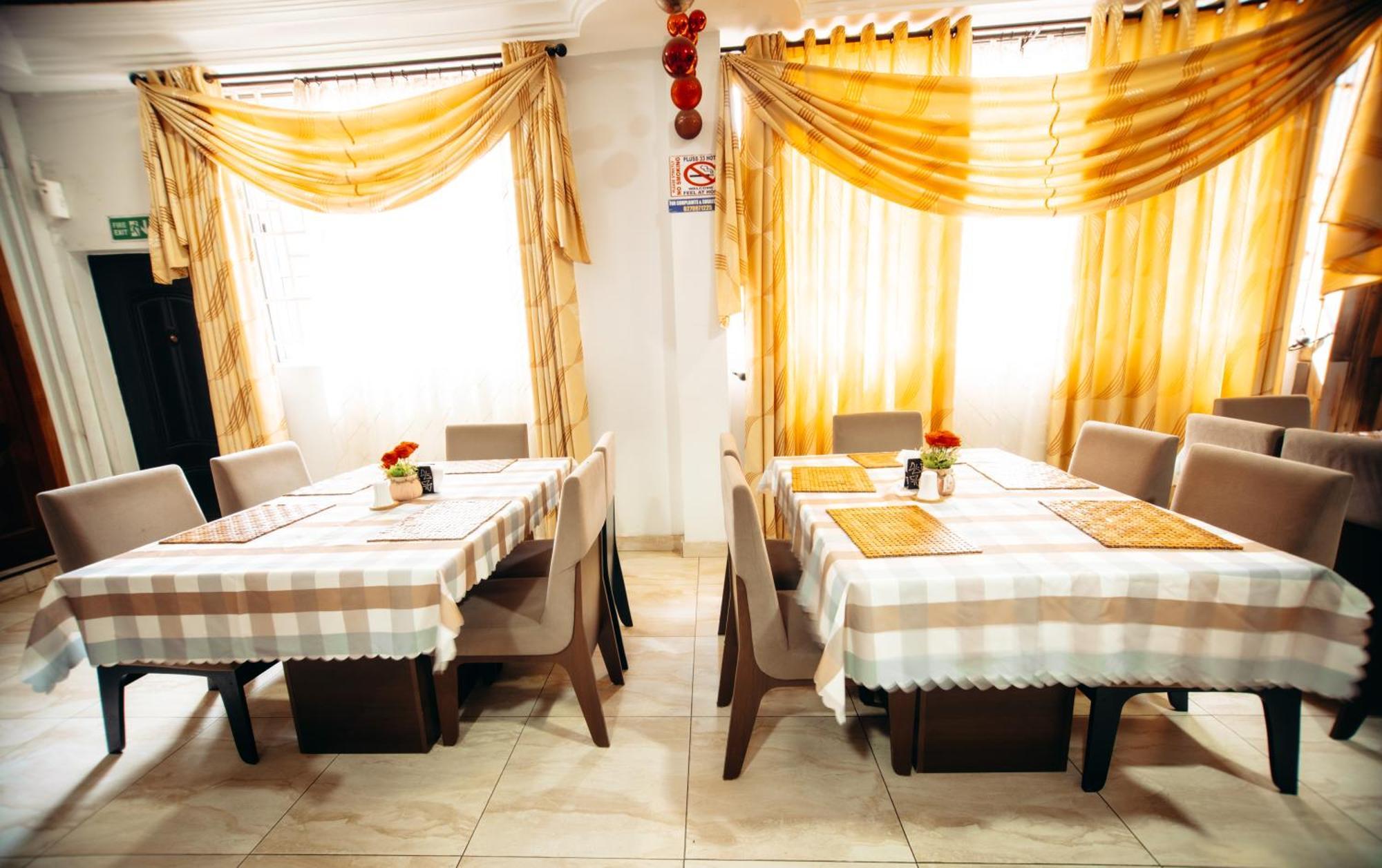 Plus 33 Hotel Nungua Buitenkant foto