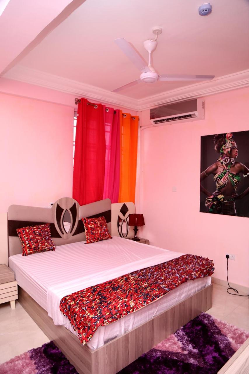 Plus 33 Hotel Nungua Buitenkant foto