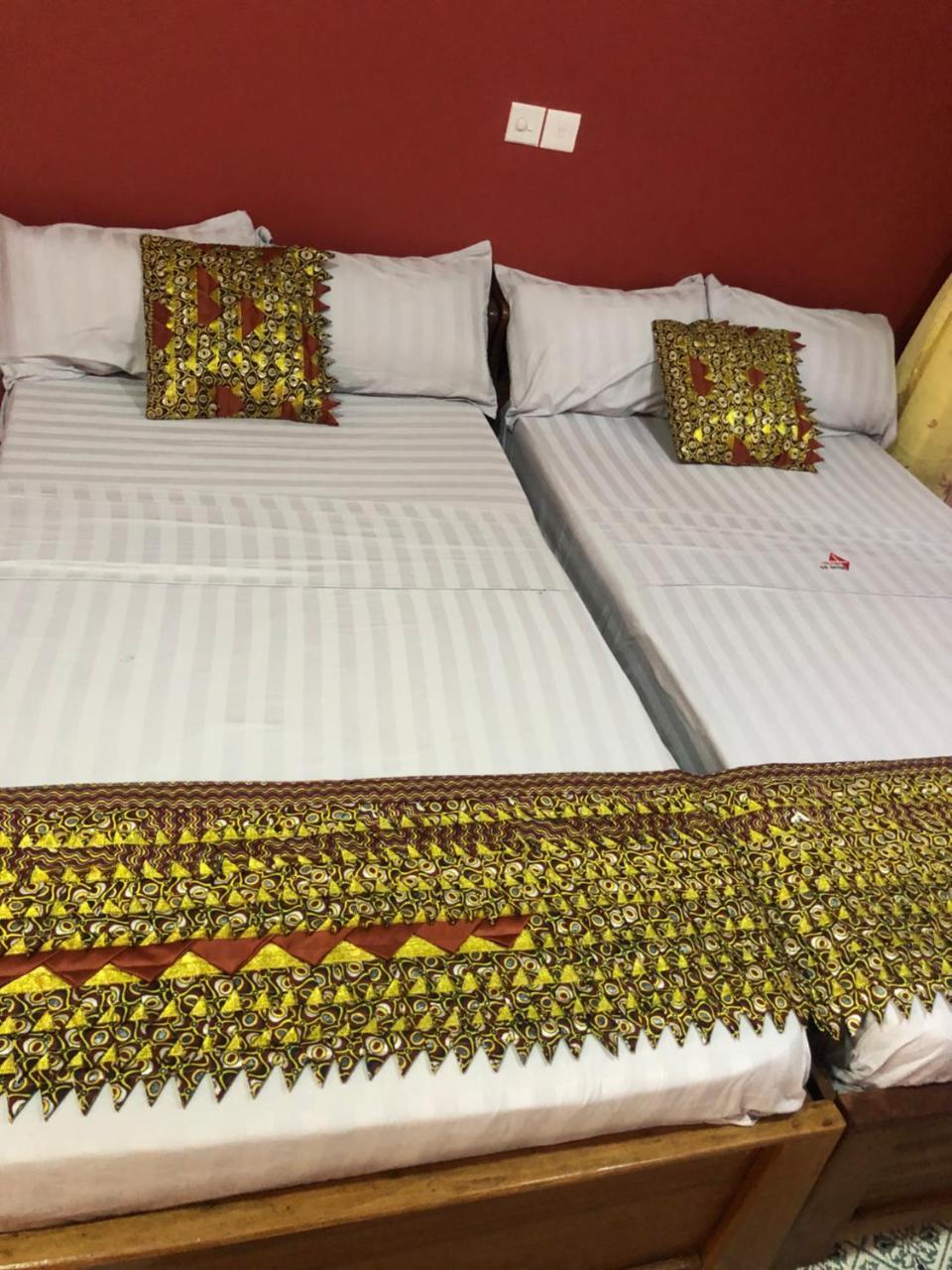 Plus 33 Hotel Nungua Buitenkant foto