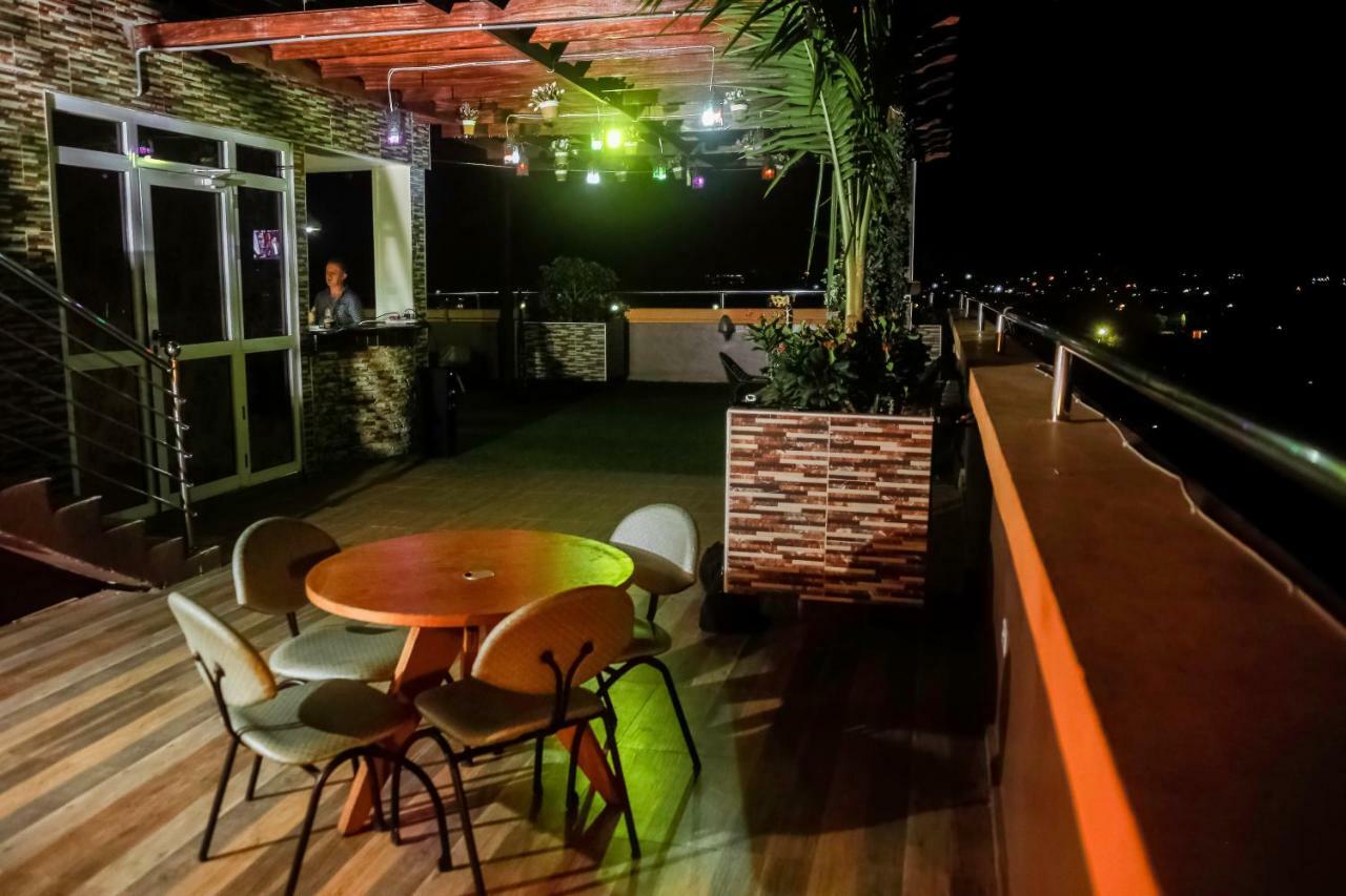 Plus 33 Hotel Nungua Buitenkant foto