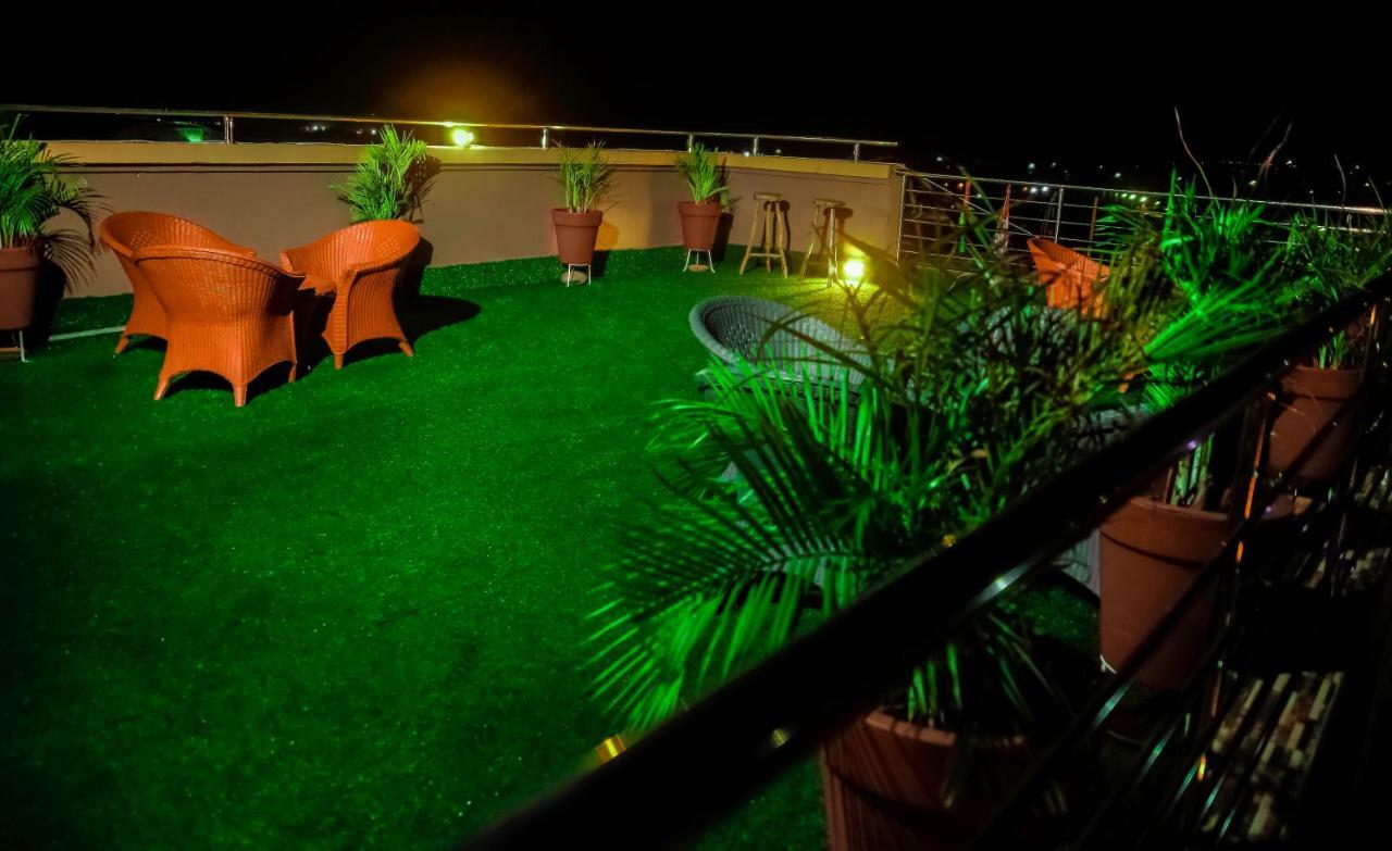 Plus 33 Hotel Nungua Buitenkant foto
