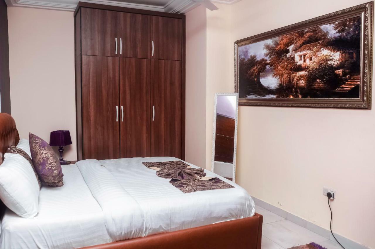 Plus 33 Hotel Nungua Buitenkant foto